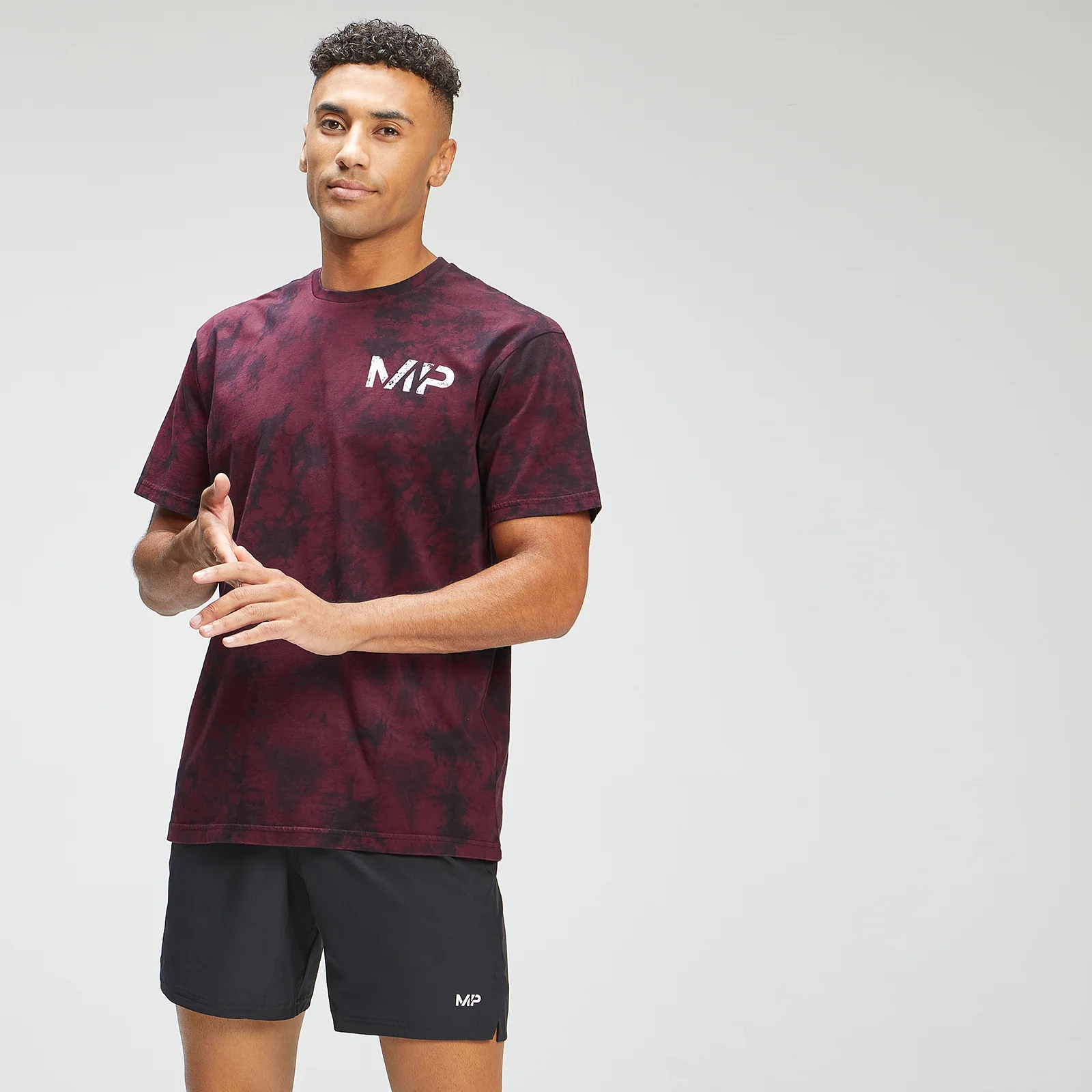MP Men's Adapt Tie Dye Short Sleeve Oversized T-Shirt - Black/Merlot - XXS Billede 1