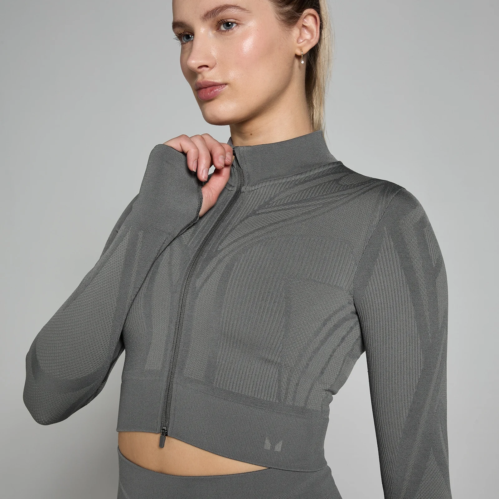 MP Tempo Ultra Geometric Crop Seamless Jacket til kvinder – Carbon - XS Billede 1