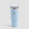 Myprotein Genbrugsmetal Drikkedunk med Tophåndtag og Sugerør 900ml - Lyseblå